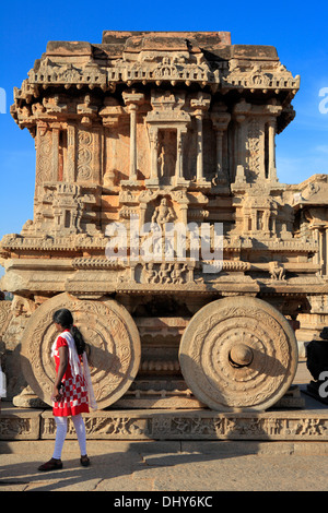 Stein gehauen Streitwagen, Vittala Tempel (16. Jahrhundert), Hampi, Karnataka, Indien Stockfoto