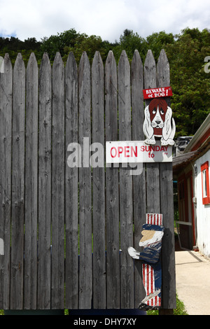 Bemalte Holzfigur Uncle Sam auf Zaun in der Nähe von Gettysburg, Adams County, Pennsylvania, USA Stockfoto