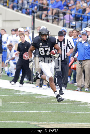 Nashville, Tennessee, USA. 16. November 2013. Vanderbilt Commodores Wide Receiver Jordan Matthews (87) auf der Seitenlinie nach einem 4. Quartal Fang wie Vanderbilt Kentucky 22-6on Samstag, 16. November 2013 in Nashville, TN Fotos von Mark Cornelison besiegt | Personal © Lexington Herald-Leader/ZUMAPRESS.com/Alamy Live-Nachrichten Stockfoto