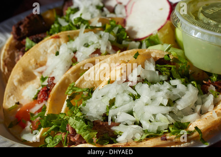 Tacos al Pastor, ein klassisches "mexikanischen Straße" Essen Stockfoto