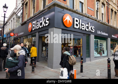 Eine schwarze outdoor-camping und Bekleidungsgeschäft in Nottingham, Großbritannien Stockfoto