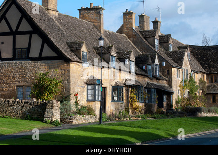 Ferienhäuser in High Street, Broadway, Worcestershire, England, Vereinigtes Königreich Stockfoto