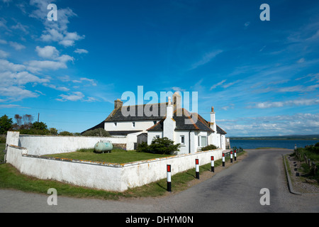 Häuser und Gebäude auf Ness Road Chanonry Point mit Fortrose Ross-Shire Schottland verbinden Stockfoto