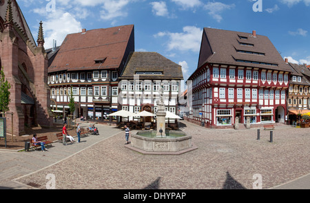 Marktplatz mit Till Eulenspiegel-Brunnen in Einbeck, Niedersachsen, Deutschland, Europa, Stockfoto