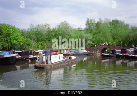 Narrowboat Bootsfahrten, Hawne Becken, Dudley No2 Canal, Commbeswood, Halesowen, West Midlands, England, UK Stockfoto