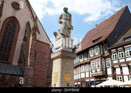 Marktplatz mit Till Eulenspiegel-Brunnen in Einbeck, Niedersachsen, Deutschland, Europa, Stockfoto