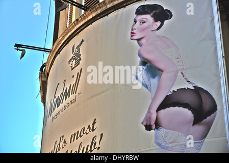 Shaftesbury Avenue ist eine wichtige Straße im Zentrum von London, England, nach Anthony Ashley Cooper, 7. Earl of Shaftesbury benannt Stockfoto