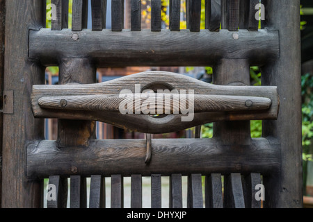 Handgefertigte Tor Riegel an der Heimat der berühmten Künstler/Schreiner Sam Maloof. Stockfoto