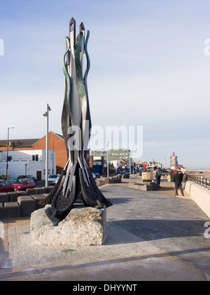 Ein neues Stück von Kunst im öffentlichen Raum auf Redcar Sea Front "Lebenslinien" des Bildhauers Ian Randall spiegelt die Natur direkt am Meer Stockfoto