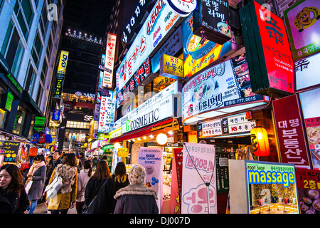 Myeong-Dong Bezirk von Seoul, Südkorea. Stockfoto