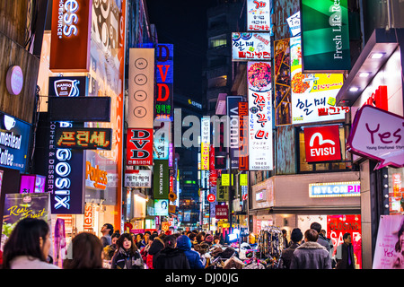 Myeong-Dong Bezirk von Seoul, Südkorea. Stockfoto