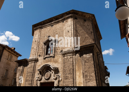 Malerische Aussicht auf Santa Maria Delle Grazie Kirche, Scanno. Abruzzen, Italien. Stockfoto