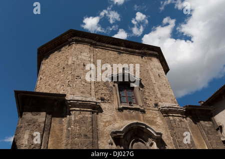 Malerische Aussicht auf Santa Maria Delle Grazie Kirche, Scanno. Abruzzen, Italien. Stockfoto