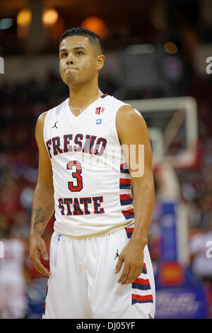 16. November 2013 gewonnen Fresno, CA - Fresno State Guard Cezar Guerrero im Spiel zwischen dem Northridge Matadors und Fresno State Bulldogs bei Save Mart Center in Fresno State Fresno, CA. 80 bis 64. Stockfoto