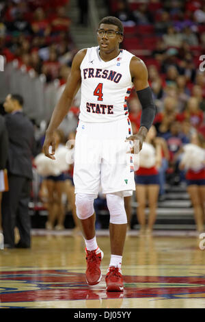 16. November 2013 gewonnen Fresno, CA - Fresno State vorwärts Karachi Edo im Spiel zwischen dem Northridge Matadors und Fresno State Bulldogs bei Save Mart Center in Fresno State Fresno, CA. 80 bis 64. Stockfoto
