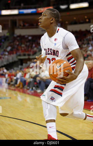 16. November 2013 gewonnen Fresno, CA - Fresno State Guard Marvelle Harris im Spiel zwischen dem Northridge Matadors und Fresno State Bulldogs bei Save Mart Center in Fresno State Fresno, CA. 80 bis 64. Stockfoto