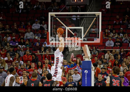 16. November 2013 gewonnen Fresno, CA - Fresno State Guard Tyler Johnson im Spiel zwischen dem Northridge Matadors und Fresno State Bulldogs bei Save Mart Center in Fresno State Fresno, CA. 80 bis 64. Stockfoto