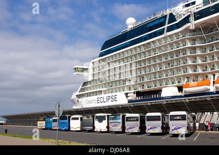 Celebrity Eclipse Solstice-Klasse Kreuzfahrtschiff von Celebrity Cruises betrieben angedockt Stockfoto