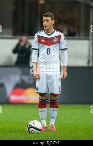 Mailand, Italien. 15. November 2013. Mesut Özil (GER) Fußball / Fußball: internationale Freundschaftsspiel zwischen Deutschland und Italien 1: 1 im Giuseppe Meazza Stadium in Mailand, Italien. © Maurizio Borsari/AFLO/Alamy Live-Nachrichten Stockfoto