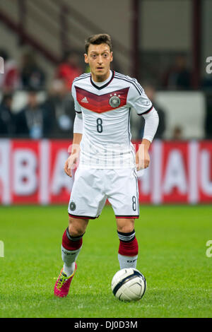Mailand, Italien. 15. November 2013. Mesut Özil (GER) Fußball / Fußball: internationale Freundschaftsspiel zwischen Deutschland und Italien 1: 1 im Giuseppe Meazza Stadium in Mailand, Italien. © Maurizio Borsari/AFLO/Alamy Live-Nachrichten Stockfoto