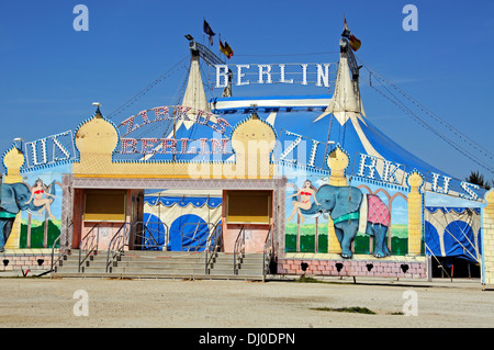 Zirkus, La Cala de Mijas, Mijas Costa, Costa Del Sol, Provinz Malaga, Andalusien, Spanien. Stockfoto