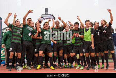 Charlotte, North Carolina, USA. 17. November 2013. Die Charlotte 49ers schlagen die Tulsa Hurrikane, die 2013 Konferenz USA Herren-Fußball-Europameisterschaft zu gewinnen. Das Endergebnis war 1: 0 und das Spiel fand in Transamerica Field in Charlotte, NC. Jason Walle/ZUMAPRESS.com/Alamy © Live-Nachrichten Stockfoto