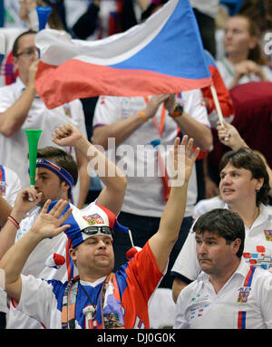 Belgrad, Serbien. 17. November 2013. Tschechischen Fans während die Davis-Cup-Finale-Tennis-Singles match Tschechien Vs Serbia (Radek Stepanek gegen Dusan Lajovic) in Belgrad, Serbien, Sonntag, 17. November 2013. (Foto CTK/Michal Kamaryt/Alamy Live News) Stockfoto