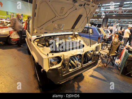 Birmingham, Vereinigtes Königreich. 16. November 2013. Oldtimer Autos auf dem Display an Lancaster Insurance NEC Classic Car Show in Birmingham. Fiat Panda in Stücke © Matthew Richardson/Alamy Live-Nachrichten Stockfoto