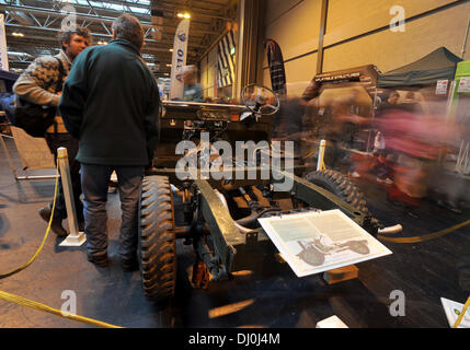 Birmingham, Vereinigtes Königreich. 16. November 2013. Oldtimer Autos auf dem Display an Lancaster Insurance NEC Classic Car Show in Birmingham. 1 Land Rover Serienfahrgestell © Matthew Richardson/Alamy Live News Stockfoto