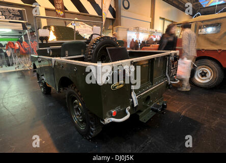 Birmingham, Vereinigtes Königreich. 16. November 2013. Oldtimer Autos auf dem Display an Lancaster Insurance NEC Classic Car Show in Birmingham. Serie 1 Land Rover © Matthew Richardson/Alamy Live-Nachrichten Stockfoto