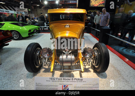 Birmingham, Vereinigtes Königreich. 16. November 2013. Oldtimer Autos auf dem Display an Lancaster Insurance NEC Classic Car Show in Birmingham. 32 Ford Hotrod © Matthew Richardson/Alamy Live News Stockfoto