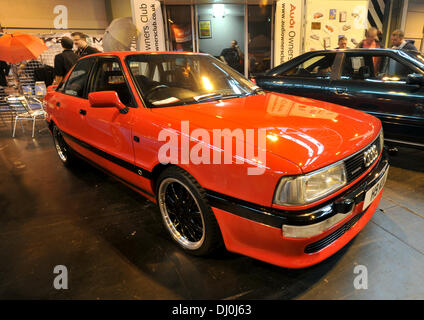 Birmingham, Vereinigtes Königreich. 16. November 2013. Oldtimer Autos auf dem Display an Lancaster Insurance NEC Classic Car Show in Birmingham. Audi 80 © Matthew Richardson/Alamy Live-Nachrichten Stockfoto