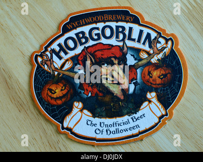 Wychwood Brewery Hobgoblin, das inoffizielle Bier von Halloween, Bierdeckel UK Stockfoto