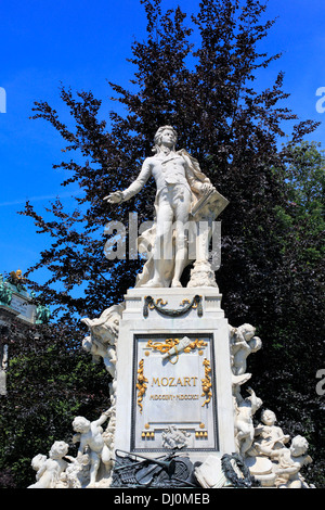 Denkmal für Mozart im Burggarten, Wien, Österreich Stockfoto