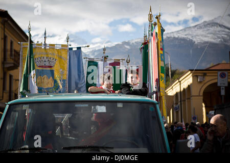 Susa, Italien. 16. November 2013. No Tav Demonstranten während einer Demonstration gegen den Hochgeschwindigkeitszug in Val di Susa, am 16. November, 2013.Photo: Valerio Muscella/NurPhoto © Valerio Muscella/NurPhoto/ZUMAPRESS.com/Alamy Live News Stockfoto