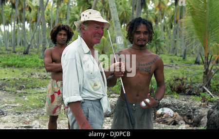 Golf-Lektion. Der Regisseur Torgny Anderberg aus Schweden gibt zwei einheimischen polynesischen ihre erste Lektion im Golf. Stockfoto