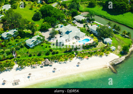 Luftaufnahme der Turquoise Bay Resort, Roatan, Honduras Stockfoto