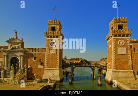 Gates und Eintritt in die Arsenale in Venedig, Italien. Stockfoto