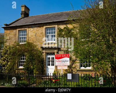 Idyllische Stein Landhaus zu verkaufen in Hartington ein Dorf in Derbyshire Dales Peak District National Park England UK Stockfoto