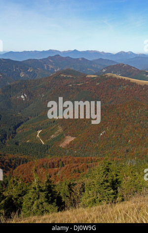 Blick vom Gipfel des Rakytov (Velka Fatra) Richtung Mala Fatra Gebirge, Slowakei. Stockfoto