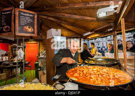 Piemont, Turin, Italien. 17. November 2013.  Vom 9. bis 24. November in Piazza Solferino Französisch Weihnachtsmarkt © wirklich Easy Star/Alamy Live News Stockfoto