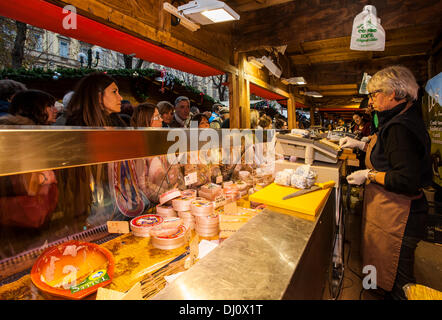 Piemont, Turin, Italien. 17. November 2013.  Vom 9. bis 24. November in Piazza Solferino Französisch Weihnachtsmarkt © wirklich Easy Star/Alamy Live News Stockfoto