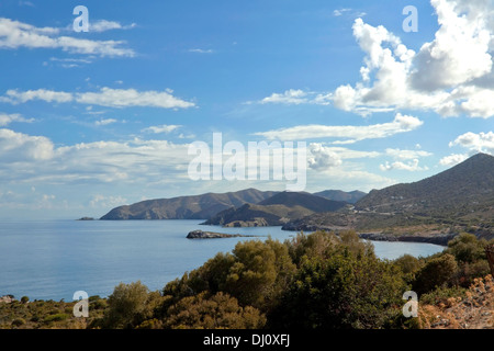 Imposante Weitwinkel Blick auf den Golf und die Küste in der Nähe von Bali, Zentral-Kreta, Griechenland. Stockfoto