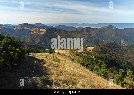 Nationalpark Velka Fatra vom Gipfel des Rakytov, Blick Richtung Borisov, Slowakei. Stockfoto