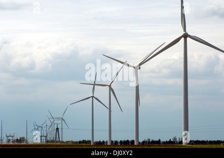 Meadow Lake Windpark auf I65 im nördlichen Indiana in der Nähe von Brookston und Chalmers, Indiana. Stockfoto