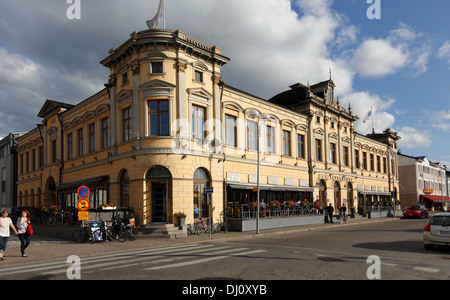 Die Gebäude des Restaurant Uusi Seurahuone (neue Gesellschaft Haus) in der Stadt Oulu in Nordfinnland wurde im Jahre 1884 fertiggestellt. Stockfoto