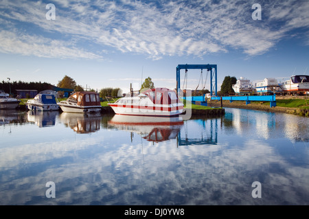 Boote in Brigg Marina auf dem Fluss Ancholme in North Lincolnshire Stockfoto