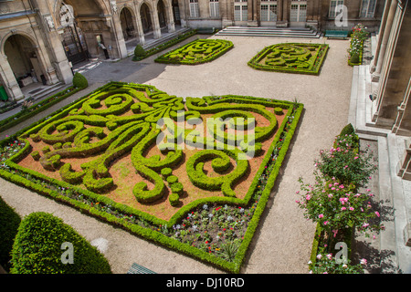 Hof Garten des Hotel Carnavalet - jetzt Paris Geschichtsmuseum, in Marais, Paris Frankreich Stockfoto