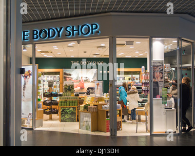 Die Body Shop-Filiale in einem Einkaufszentrum in der Innenstadt von Oslo Norwegen 'Oslo City' Stockfoto