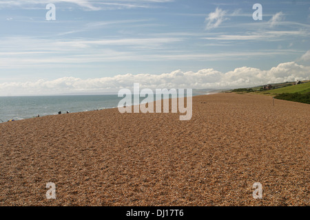 Suche entlang Chesil Beach in Dorset, England Stockfoto